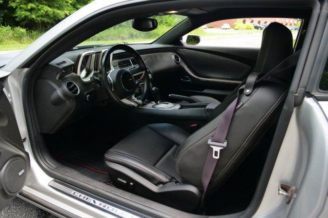 Used 2010 Chevrolet Camaro SS RWD image 27