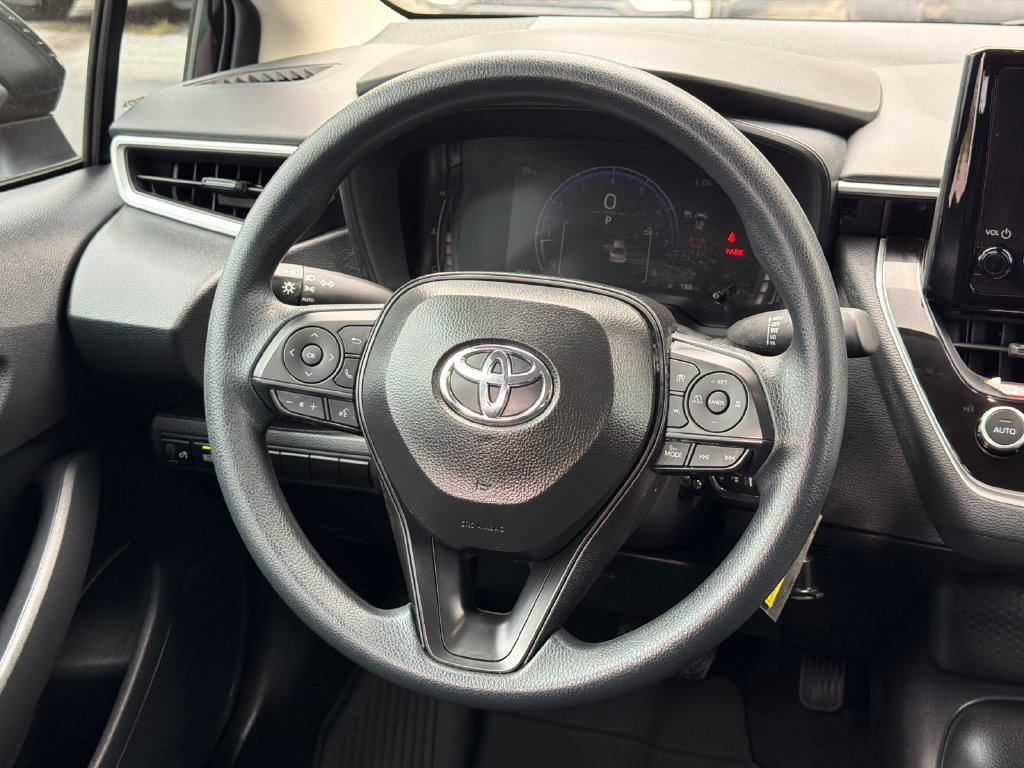Used 2026 Toyota Corolla LE FWD image 28