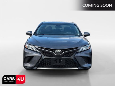 Used 2020 Toyota Camry XSE image 2