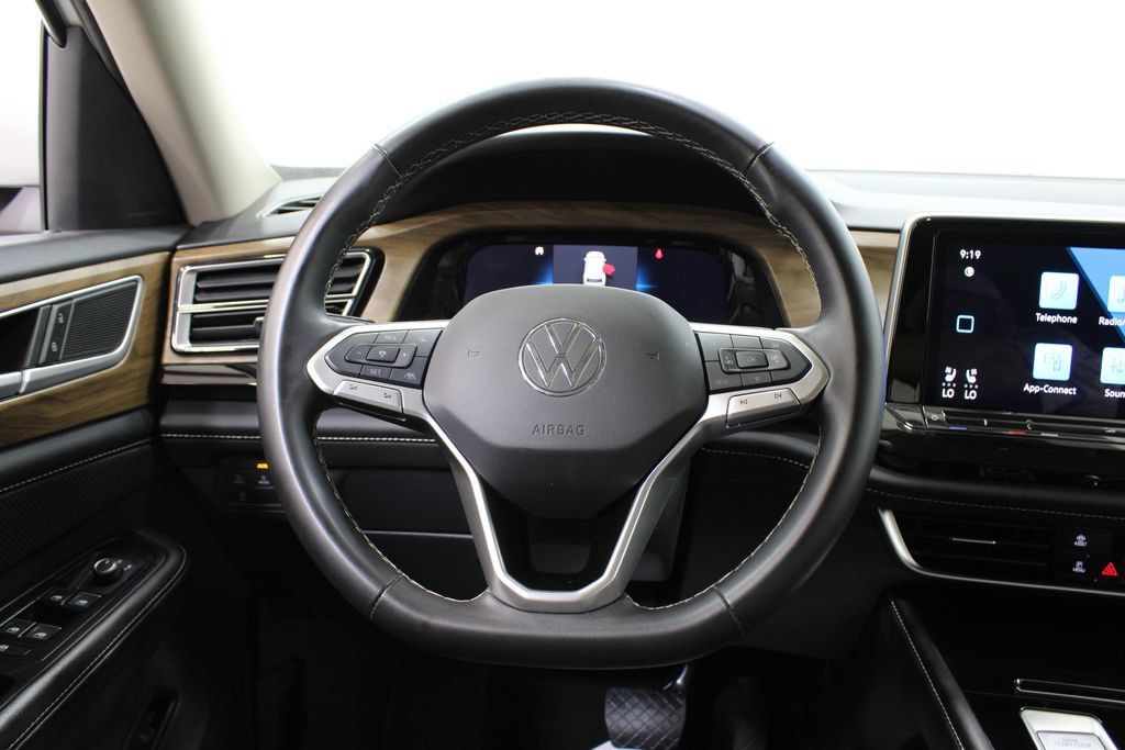 Used 2025 Volkswagen Atlas SE AWD/4WD image 23