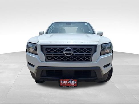 Certified 2024 Nissan Frontier SV RWD image 2