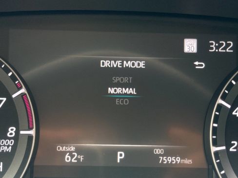 Used 2020 Toyota Highlander XLE FWD image 53