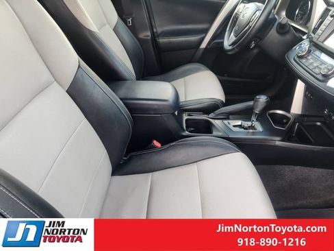 Used 2016 Toyota RAV4 XLE AWD/4WD image 14