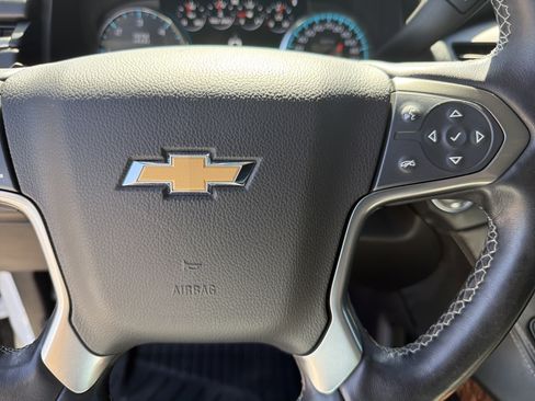 Used 2019 Chevrolet Suburban Premier image 14