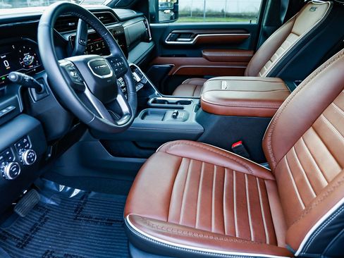 Used 2024 GMC Sierra 3500 Denali Ultimate image 19