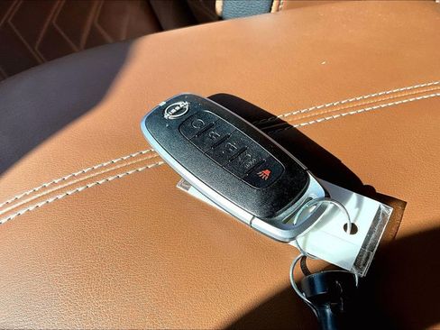 Used 2024 Nissan Pathfinder Platinum w/ Cargo Package image 11