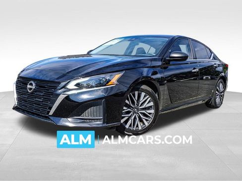 Used 2024 Nissan Altima 2.5 SV image 1