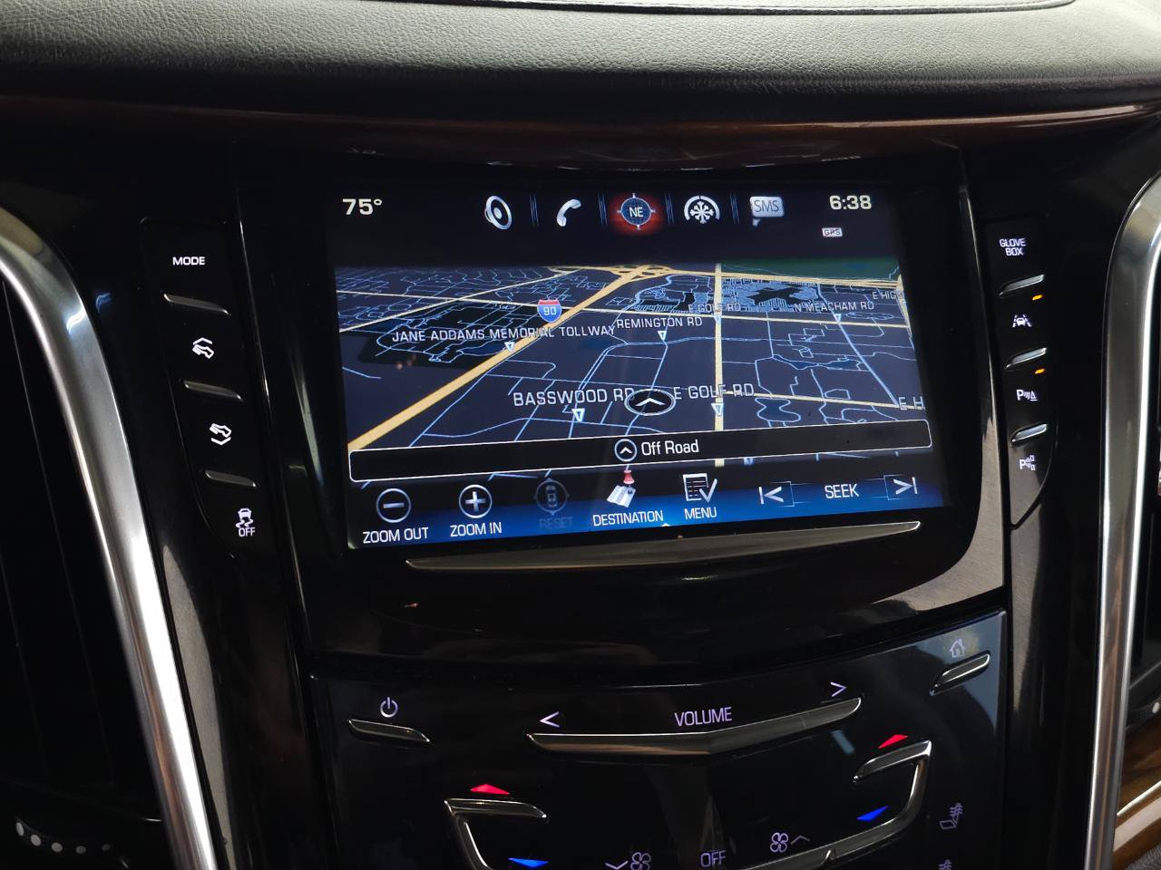 Used 2017 Cadillac Escalade Luxury AWD/4WD image 22