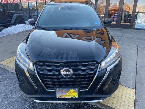 Used 2024 Nissan Kicks SR image 9