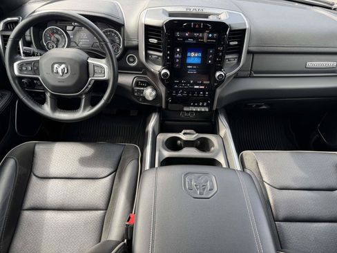 Used 2023 RAM 1500 Laramie AWD/4WD image 2