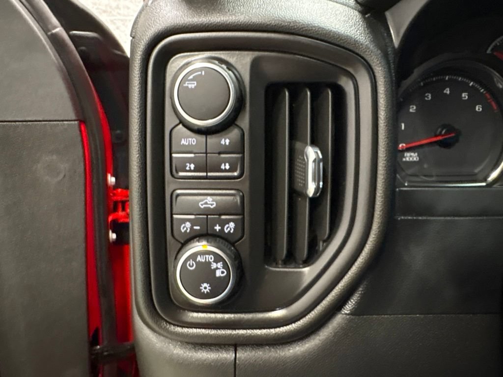 Used 2021 Chevrolet Silverado 1500 Custom Trail Boss w/ Safety Confidence Package AWD/4WD image 28