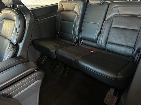 New 2026 Lincoln Navigator L Black Label AWD/4WD image 15