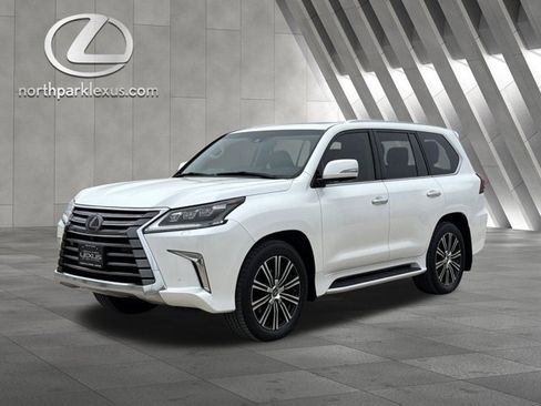 Used 2019 Lexus LX 570 4WD w/ Luxury Package image 3