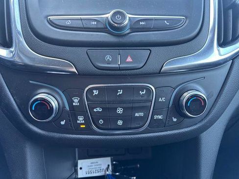 Certified 2024 Chevrolet Equinox LT w/ LPO, Floor Liner Package image 20