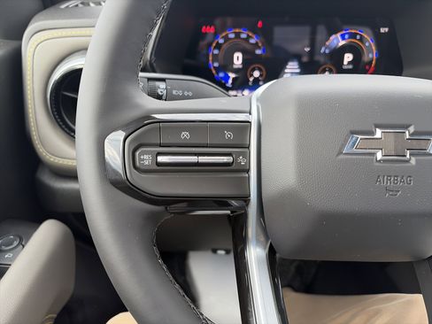 New 2026 Chevrolet Colorado ZR2 w/ Technology Package AWD/4WD image 18