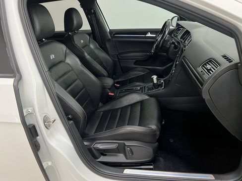 Used 2017 Volkswagen Golf R 4-Door image 15