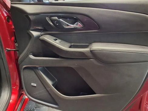 Used 2021 Chevrolet Traverse High Country image 14