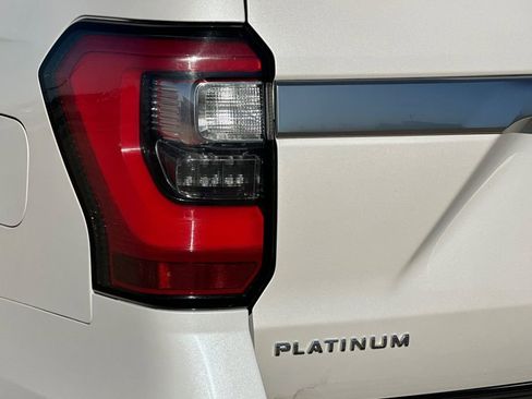 Used 2019 Ford Expedition Platinum image 32