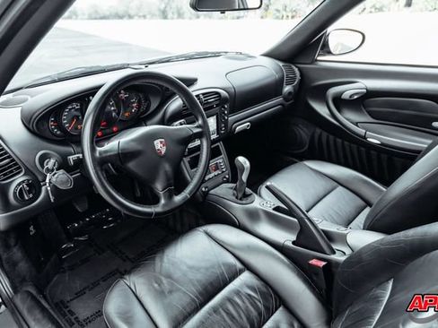 Used 2004 Porsche 911 Carrera RWD image 2