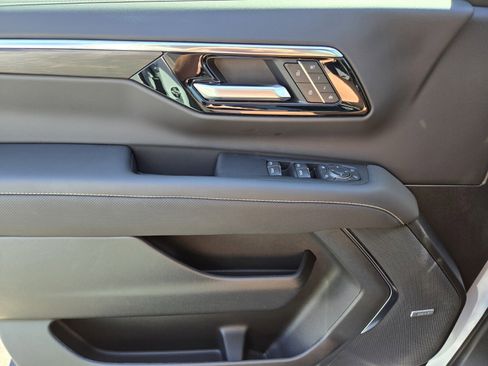 New 2026 Chevrolet Suburban Premier image 15