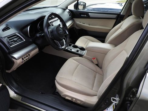 Used 2019 Subaru Outback 2.5i Premium AWD/4WD image 6