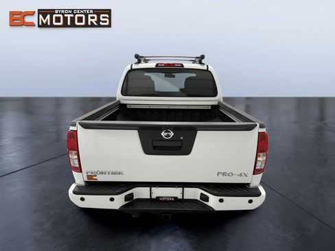 Used 2014 Nissan Frontier PRO-4X AWD/4WD image 5