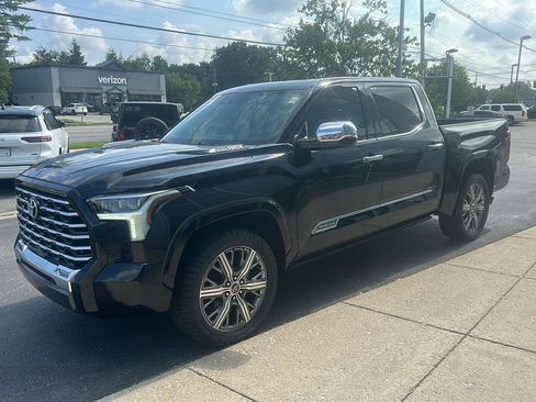 Used 2022 Toyota Tundra Capstone AWD/4WD image 6