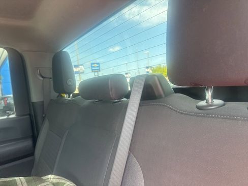 Used 2024 Chevrolet Silverado 2500 Custom w/ Custom Value Package image 12