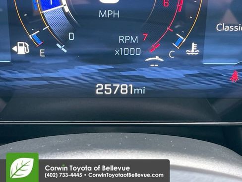 Used 2026 Chevrolet Equinox LT AWD/4WD image 10