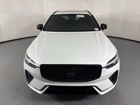 New 2026 Volvo XC60 B5 Ultra w/ Climate Package PRO image 3