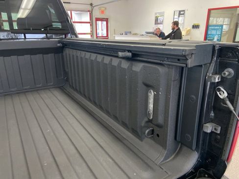 Used 2021 RAM 1500 Laramie image 33