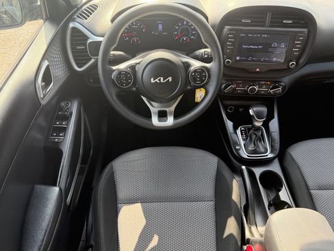 Used 2022 Kia Soul LX FWD image 15