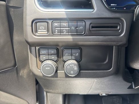 Used 2022 Chevrolet Suburban Z71 AWD/4WD image 17