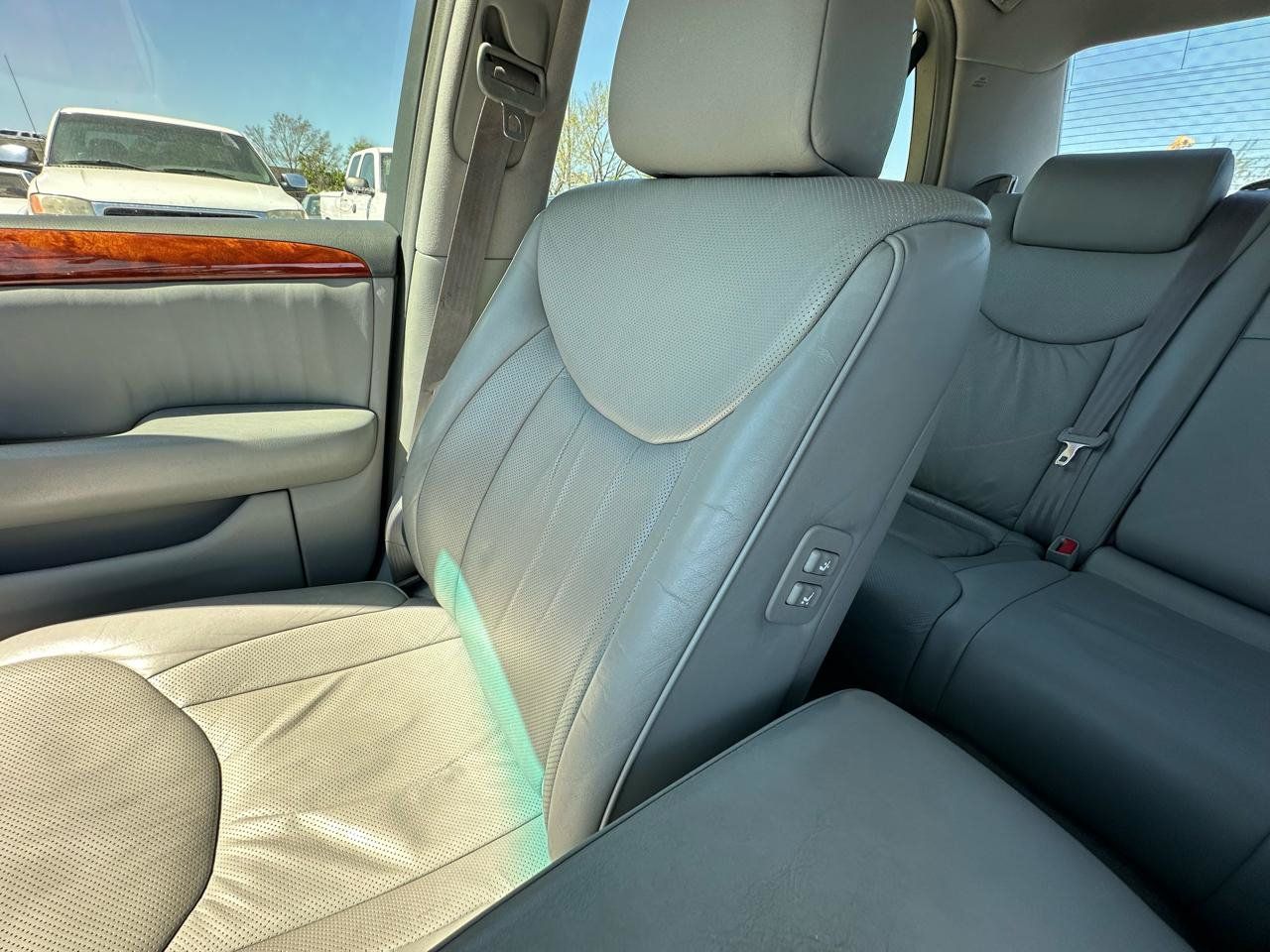 Used 2004 Lexus LS 430 RWD image 30