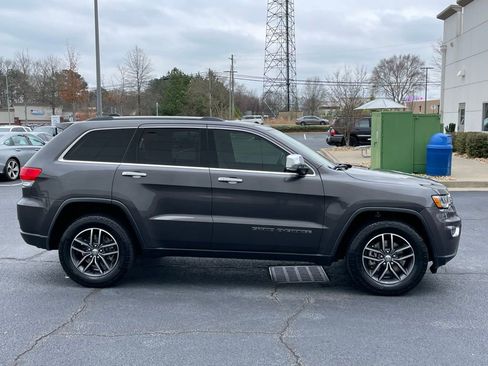 Used 2018 Jeep Grand Cherokee Limited image 7
