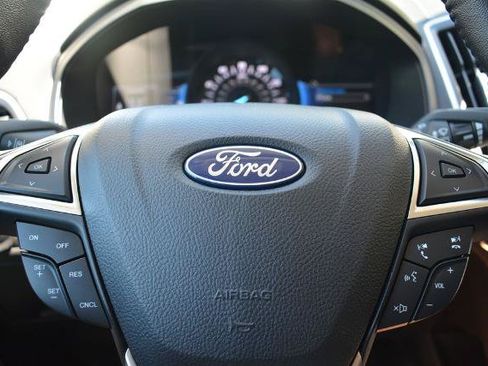 Certified 2024 Ford Edge SEL w/ Convenience Package AWD/4WD image 11