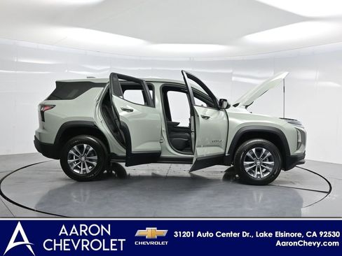 New 2026 Chevrolet Equinox LT image 3