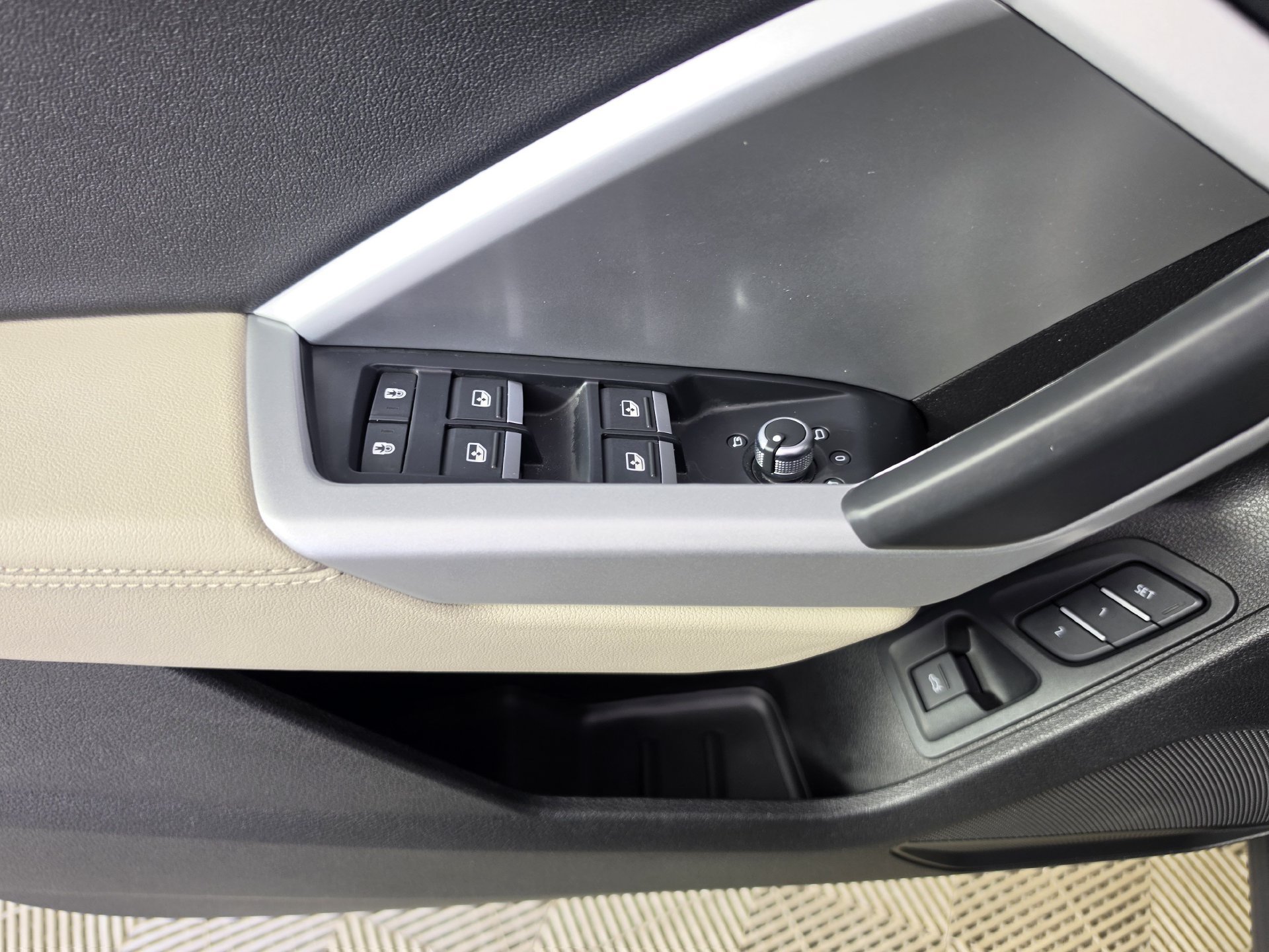 Certified 2024 Audi Q3 2.0T Premium Plus AWD/4WD image 7