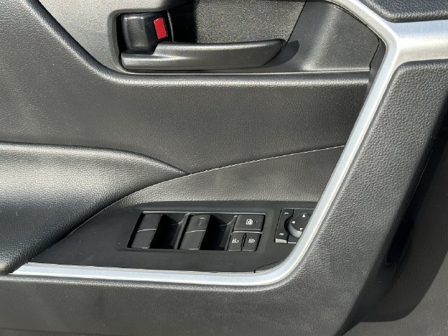 Used 2025 Toyota RAV4 LE FWD image 22