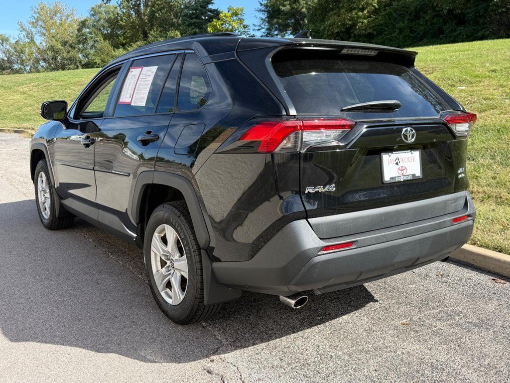 Certified 2021 Toyota RAV4 XLE AWD/4WD image 3