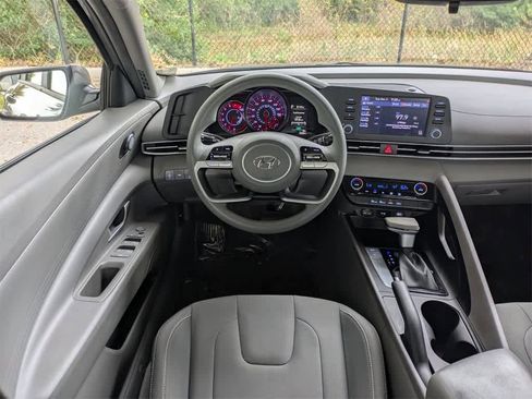 Certified 2023 Hyundai Elantra SEL image 15