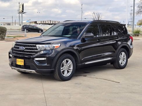 Used 2020 Ford Explorer XLT w/ Equipment Group 202A image 7