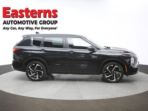 Used 2023 Mitsubishi Outlander SE image 47