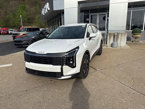 New 2026 Kia Sportage LX FWD image 3