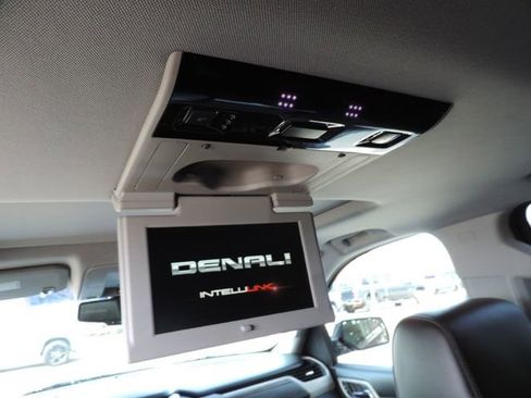 Used 2018 GMC Yukon Denali w/ Open Road Package image 27