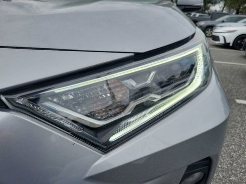 Used 2021 Toyota RAV4 XLE Premium image 16