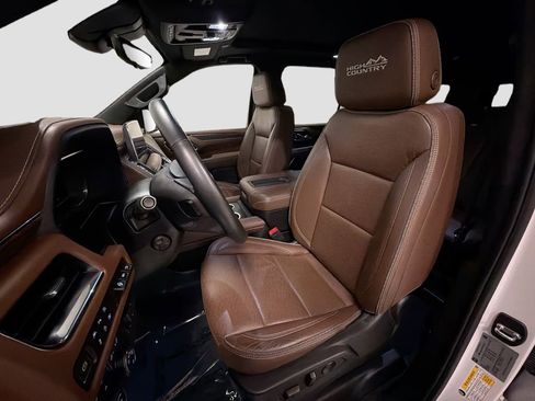 Used 2023 Chevrolet Suburban High Country AWD/4WD image 25