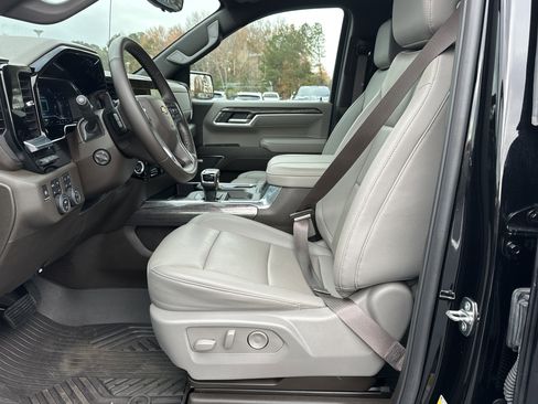 Used 2024 Chevrolet Silverado 1500 LTZ image 9