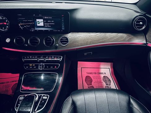 Used 2017 Mercedes-Benz E 300 4MATIC image 26