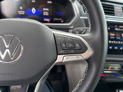 Used 2023 Volkswagen Tiguan SE w/ Panoramic Sunroof Package image 14